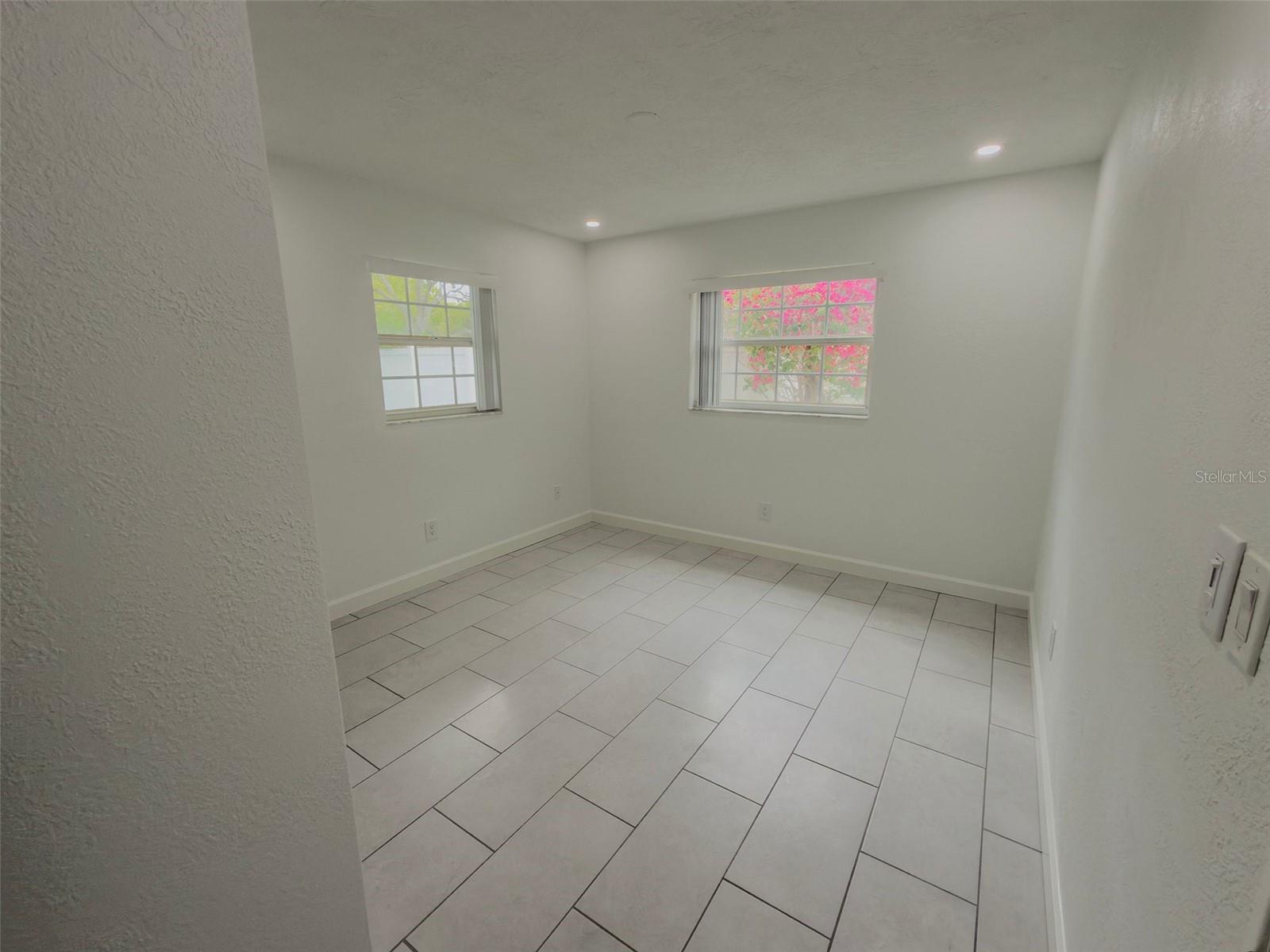 Image 19 of 34 For 1044 51st Avenue N