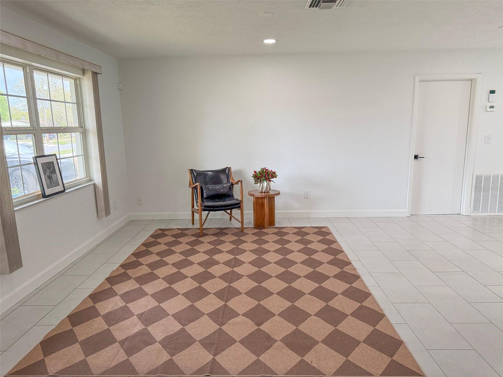 Image 6 of 34 For 1044 51st Avenue N