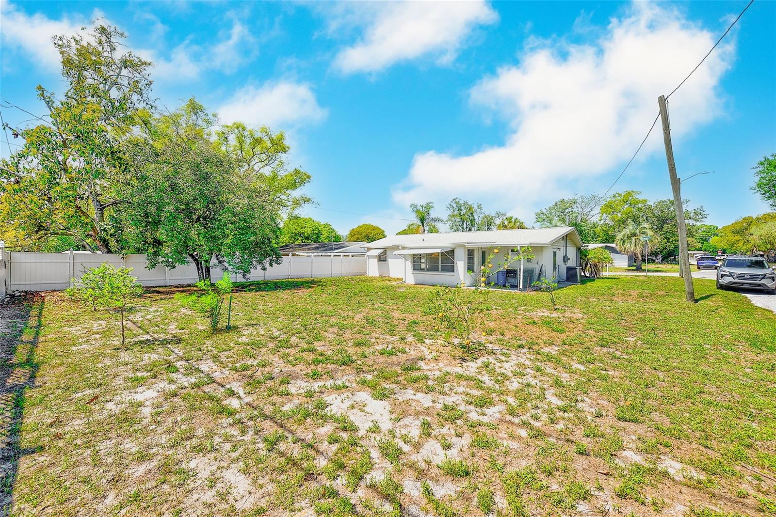 Image 11 of 19 For 4936 Uranus Avenue