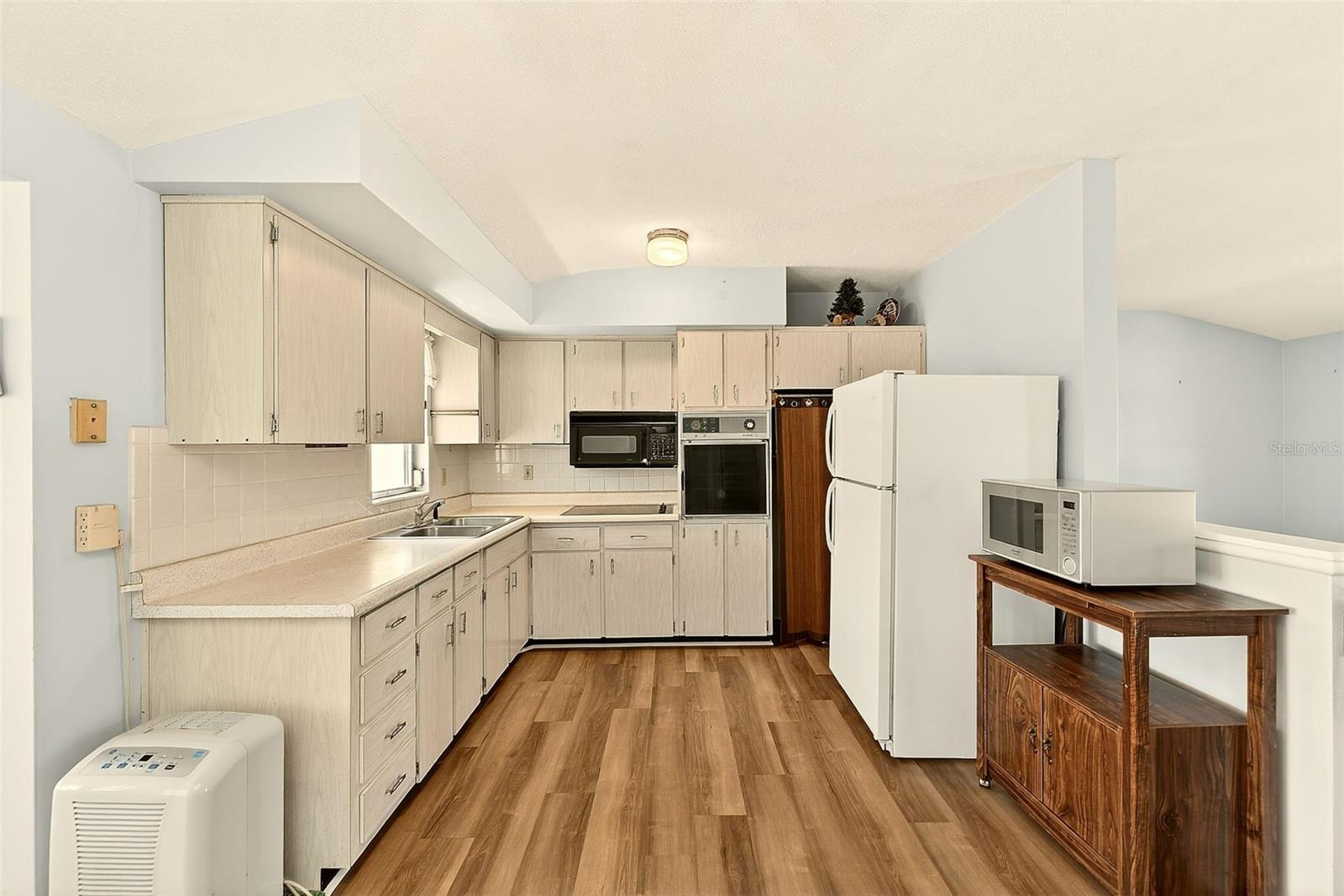 Image 8 of 19 For 4936 Uranus Avenue