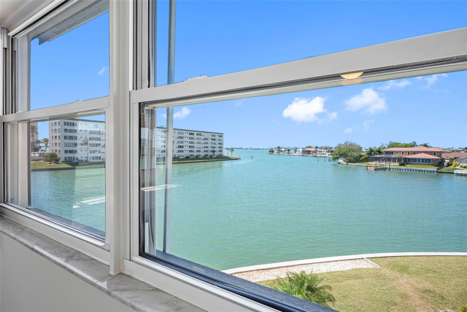 Image 3 of 72 For 5960 30th Avenue S 312