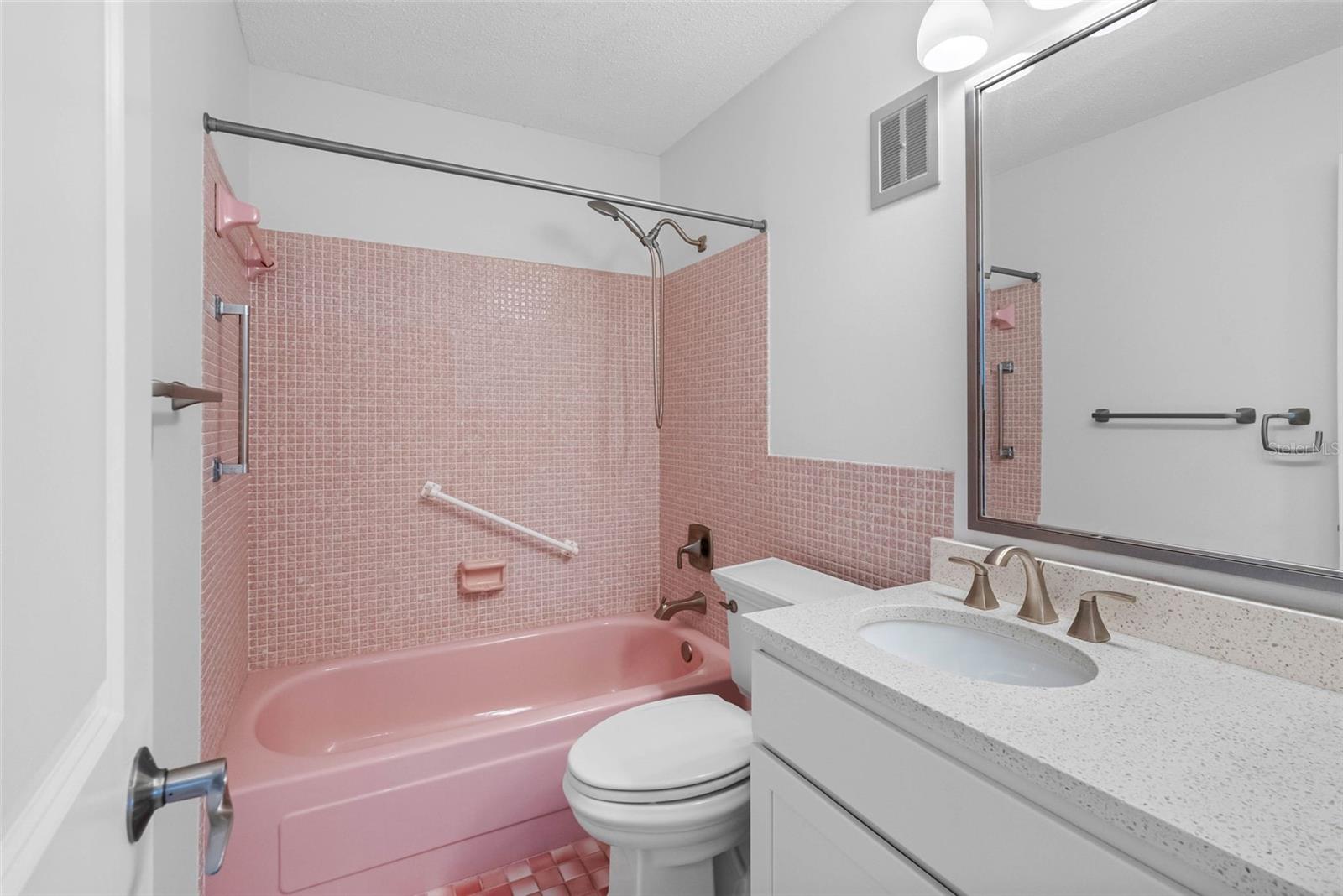 Image 36 of 72 For 5960 30th Avenue S 312