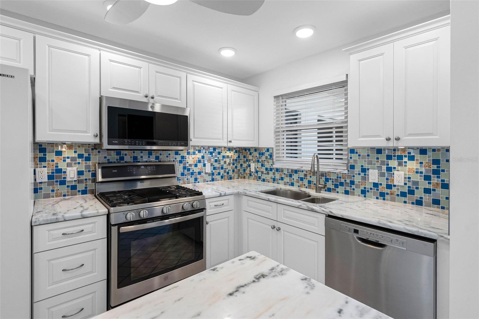 Image 7 of 72 For 5960 30th Avenue S 312