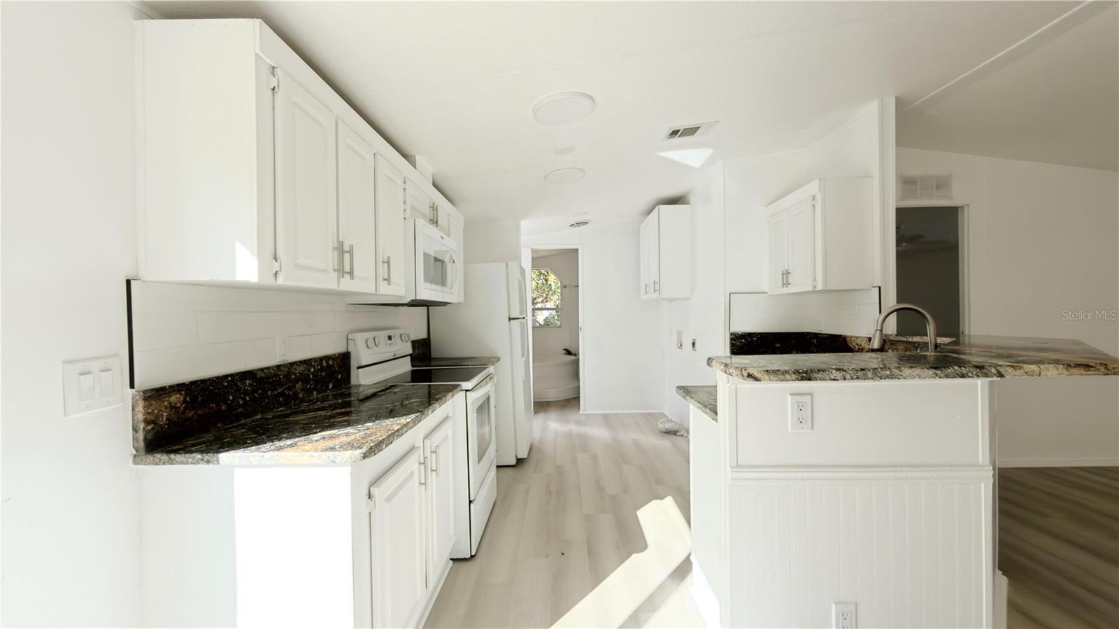 Image 5 of 15 For 26242 Dayflower Boulevard