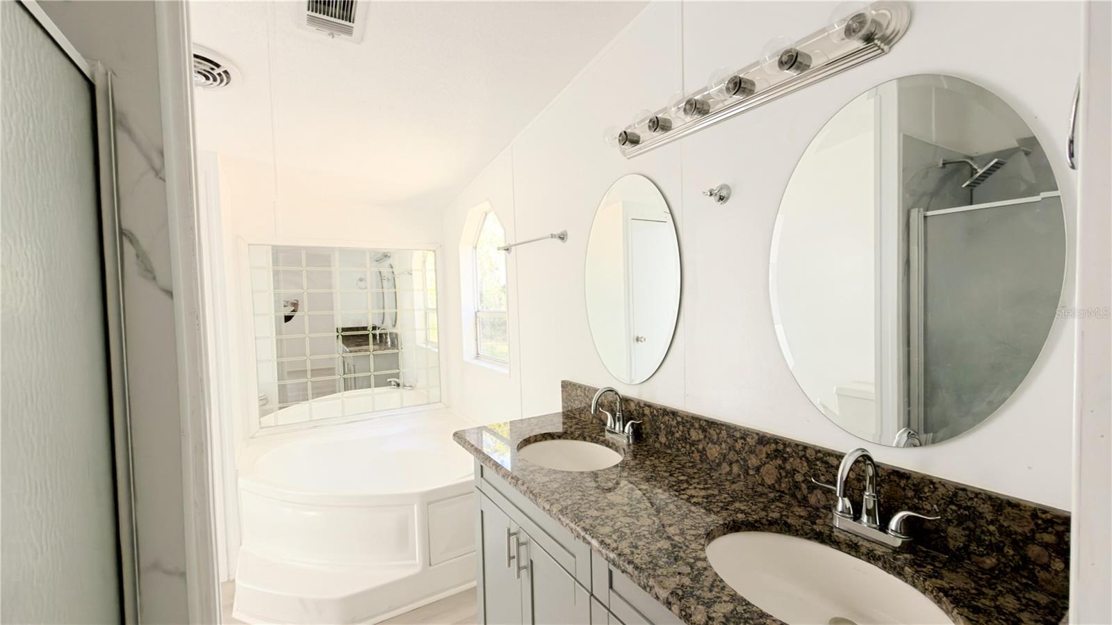 Image 8 of 15 For 26242 Dayflower Boulevard