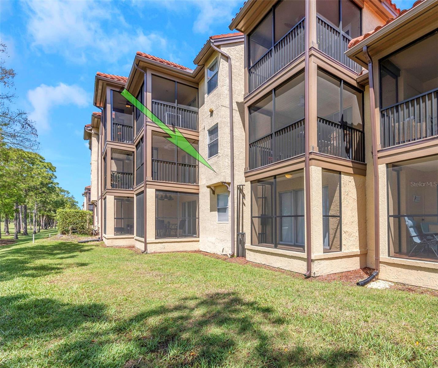 Image 31 of 39 For 2400 Feather Sound Drive 412