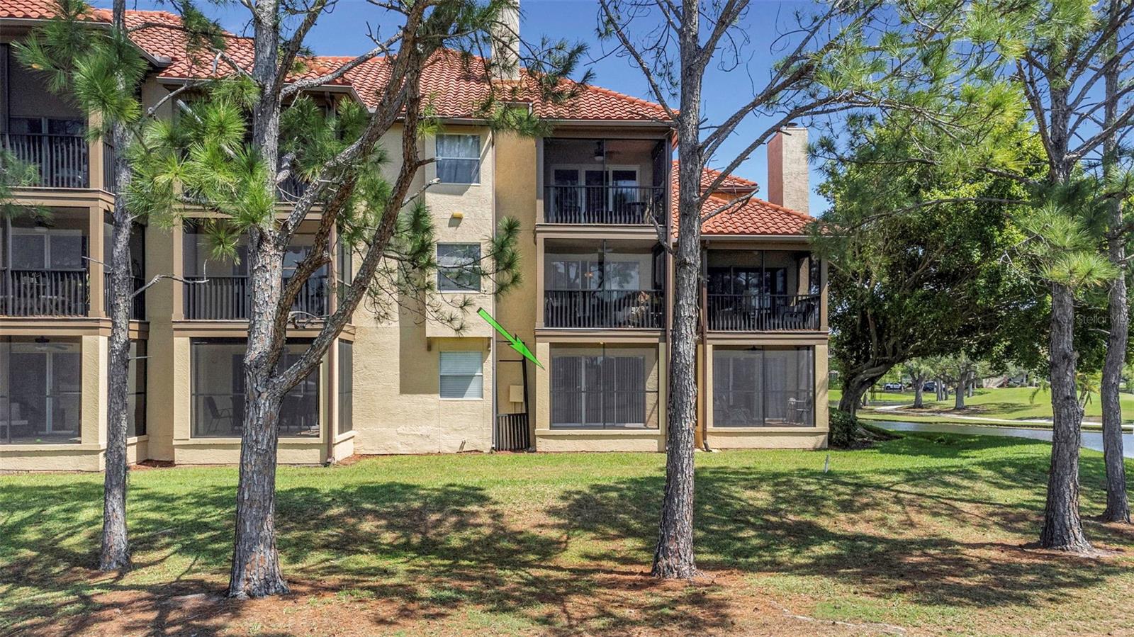 Image 32 of 39 For 2400 Feather Sound Drive 412