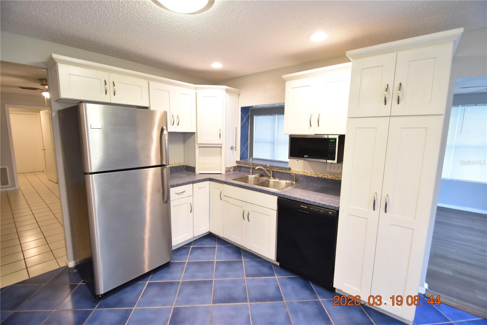 Image 34 of 59 For 2562 Redwood Way