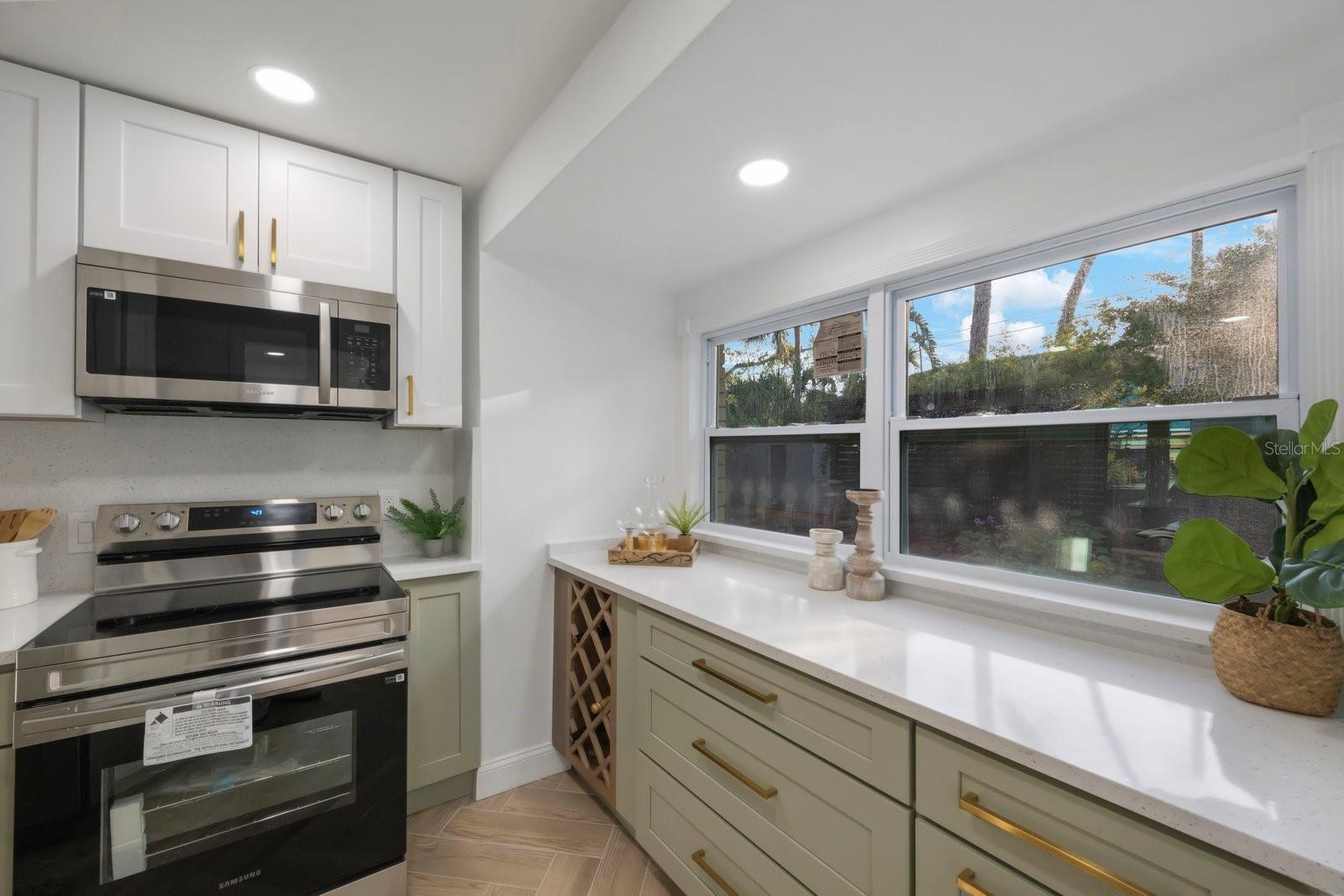 Image 11 of 42 For 2649 46th Street S