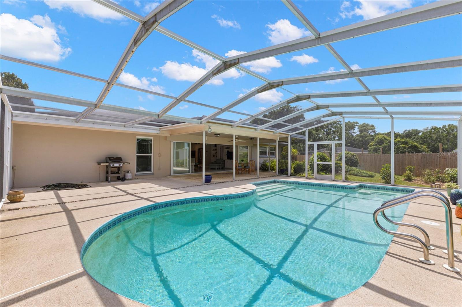 Image 19 of 46 For 2670 Westchester Drive N