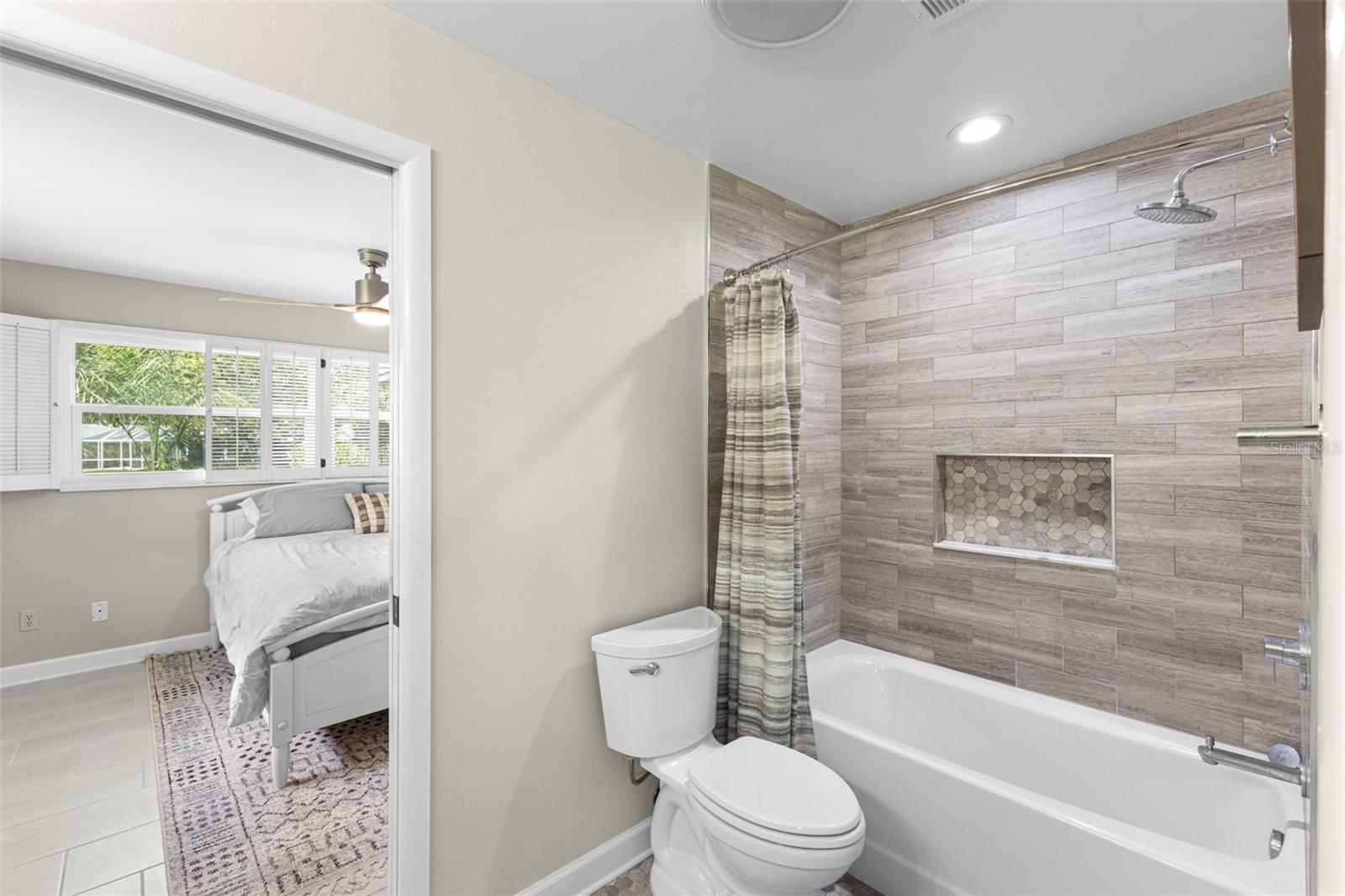 Image 31 of 46 For 2670 Westchester Drive N