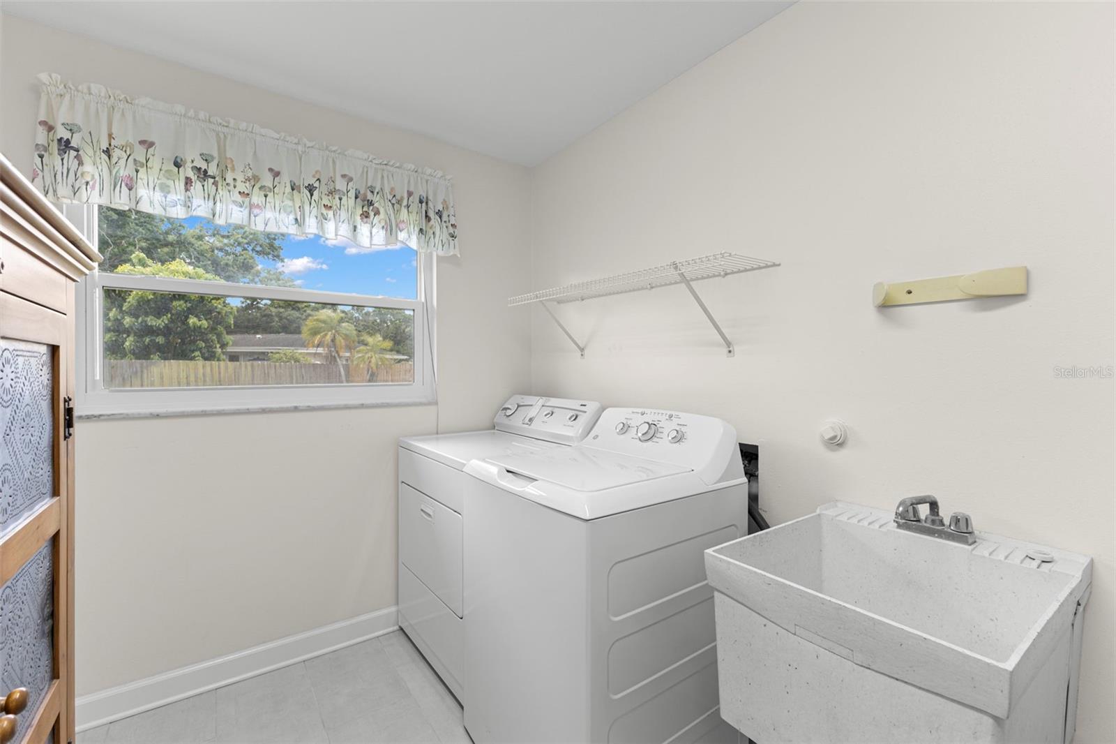 Image 35 of 46 For 2670 Westchester Drive N