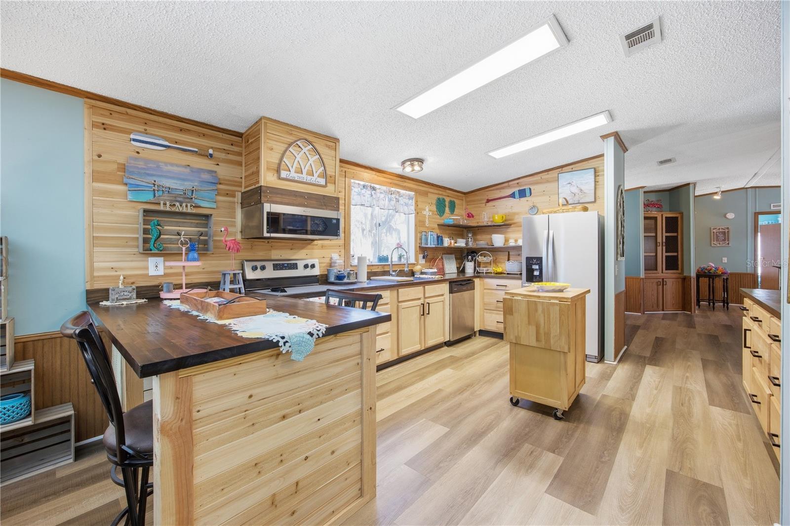 Image 19 of 47 For 7045 Ridge Point