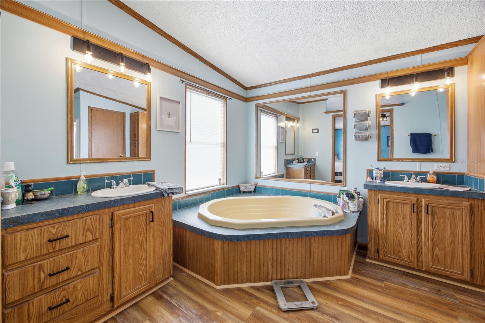 Image 25 of 47 For 7045 Ridge Point