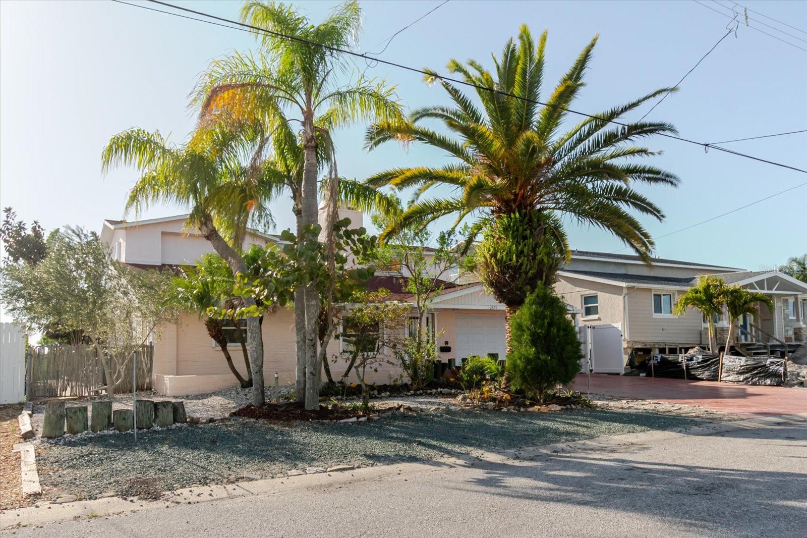 Image 12 of 82 For 12825 5th Isle