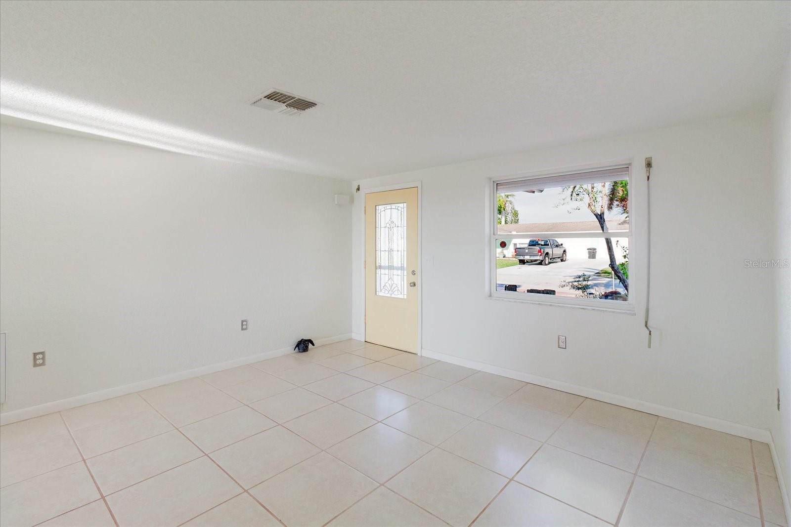 Image 18 of 82 For 12825 5th Isle