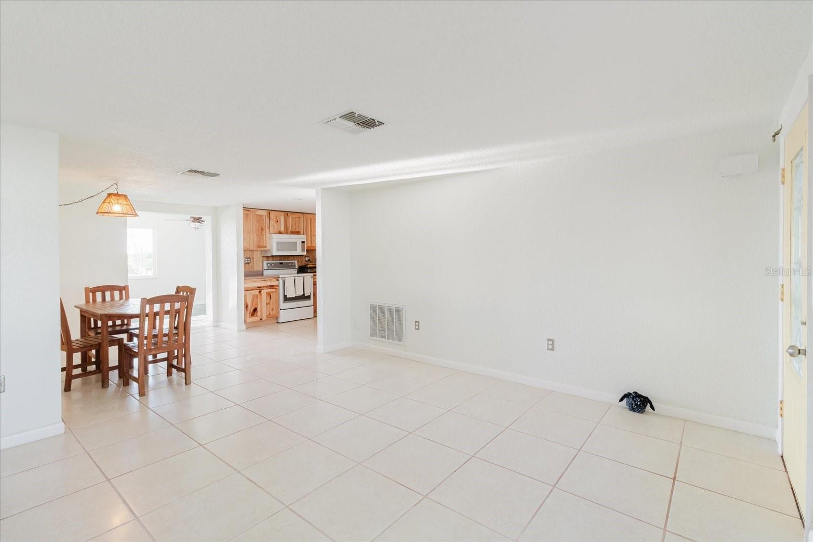 Image 19 of 82 For 12825 5th Isle