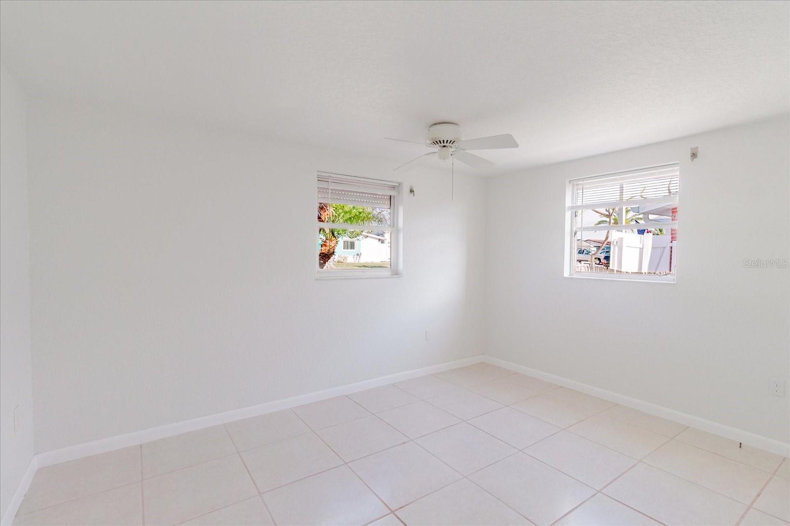 Image 29 of 82 For 12825 5th Isle