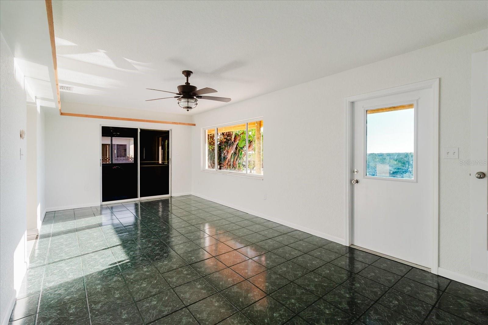 Image 43 of 82 For 12825 5th Isle