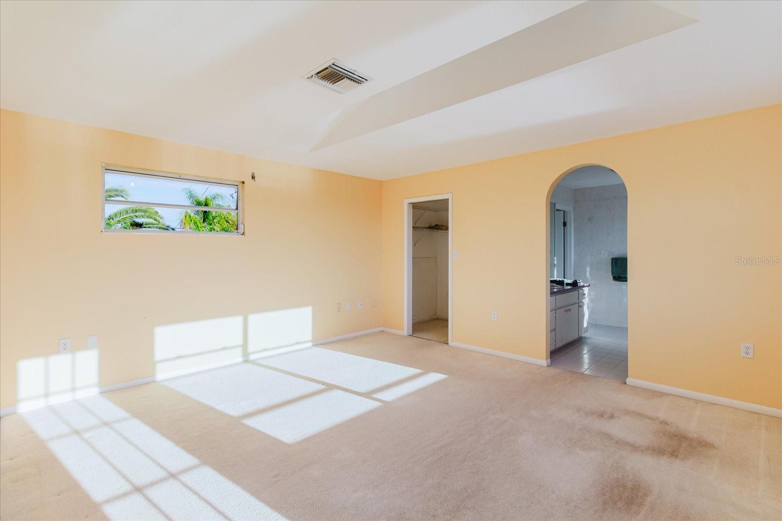 Image 51 of 82 For 12825 5th Isle