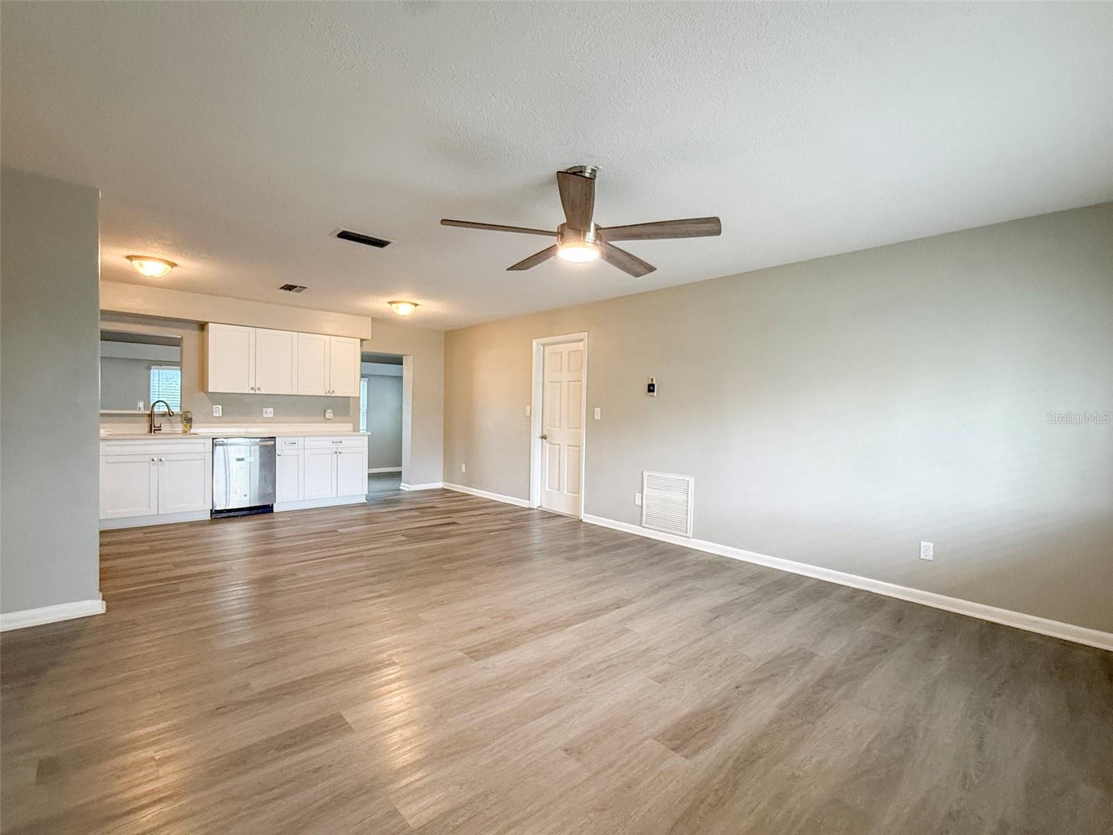 Image 6 of 31 For 13788 84th Terrace