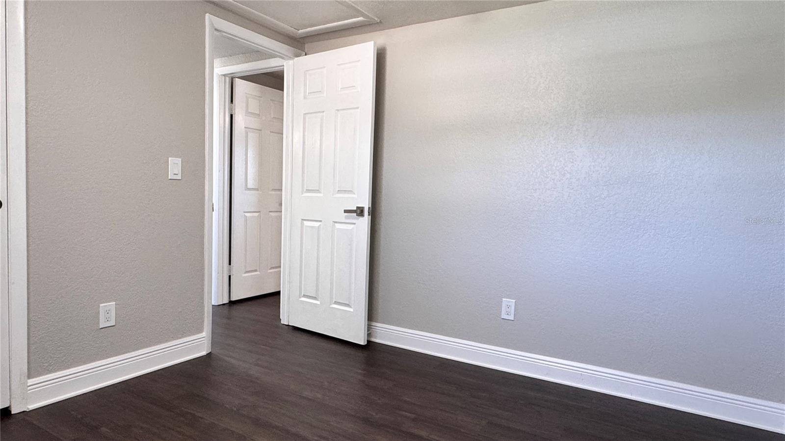 Image 10 of 26 For 6810 Thomas Circle