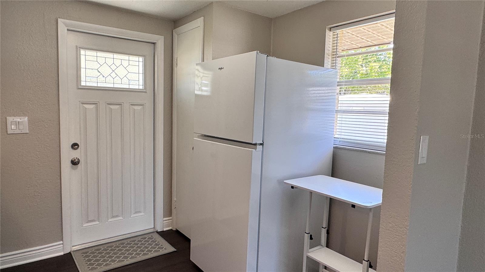 Image 3 of 26 For 6810 Thomas Circle