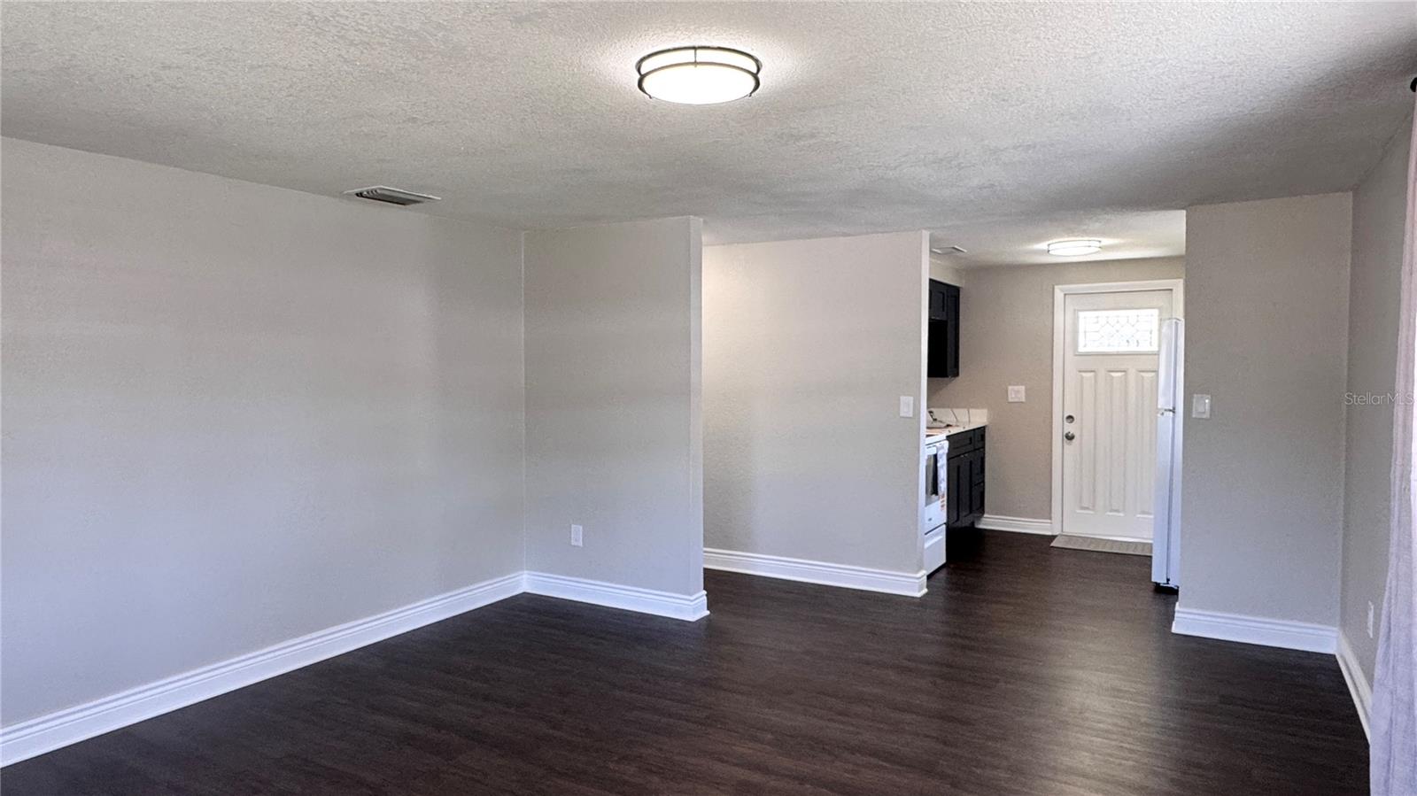 Image 5 of 26 For 6810 Thomas Circle