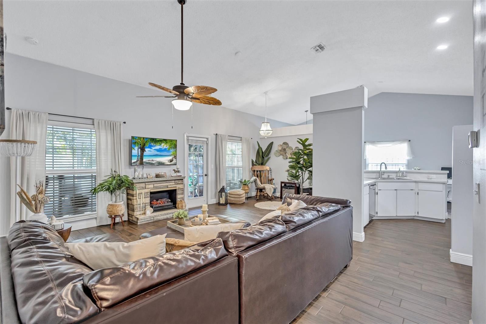 Image 12 of 46 For 1640 Countrywood Street