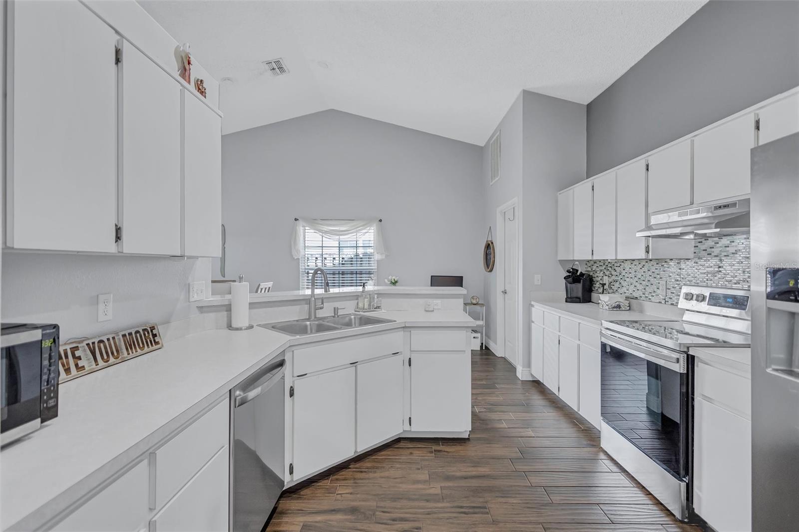 Image 13 of 46 For 1640 Countrywood Street