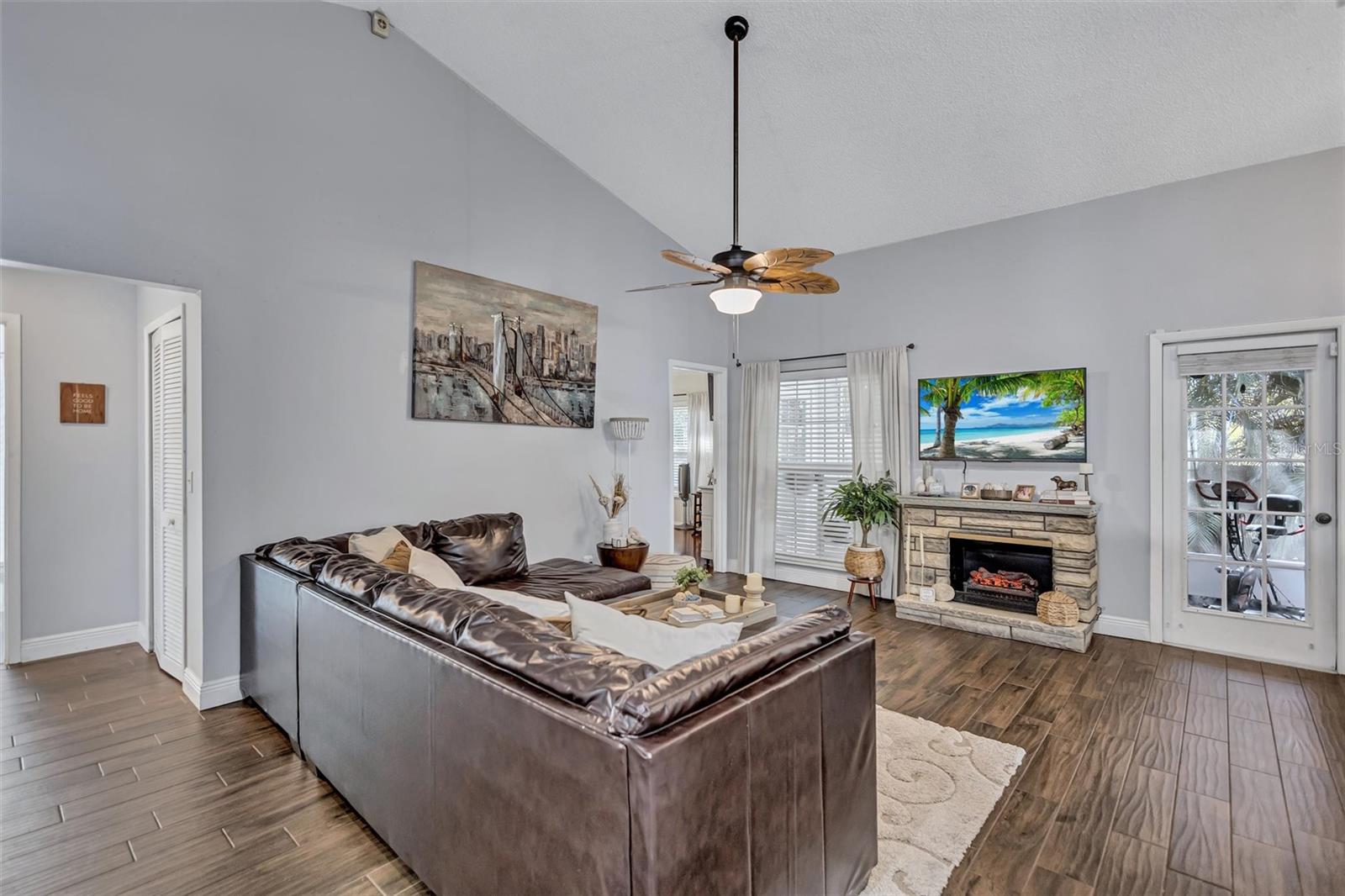 Image 7 of 46 For 1640 Countrywood Street