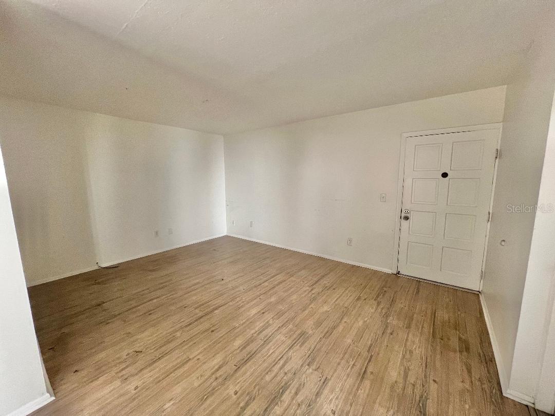 Image 3 of 13 For 4611 North B Street 125