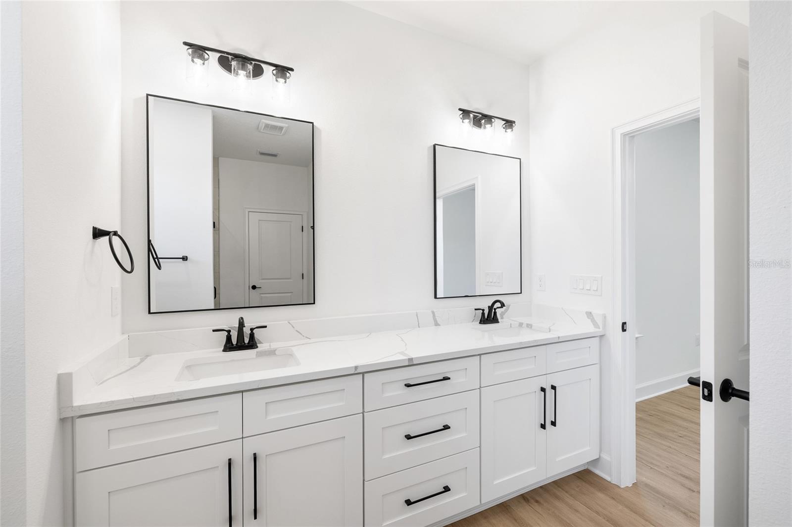 Image 19 of 45 For 9243 Gibralter Street