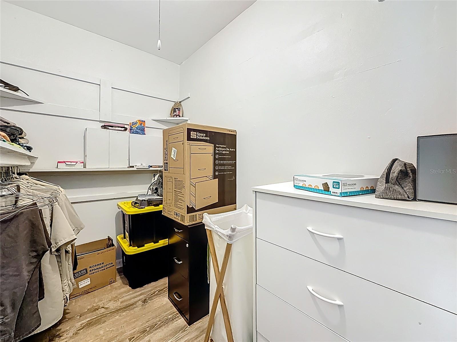 Image 20 of 27 For 250 Rosery Road Nw 228