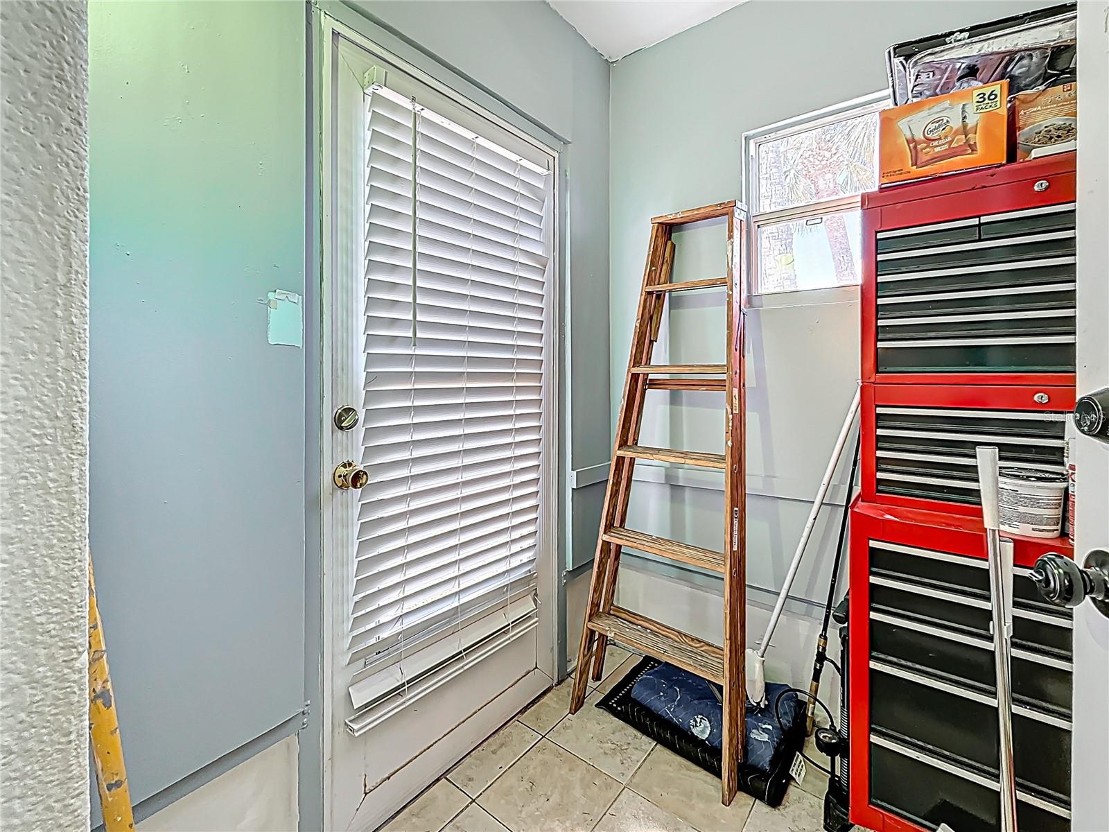 Image 4 of 27 For 250 Rosery Road Nw 228