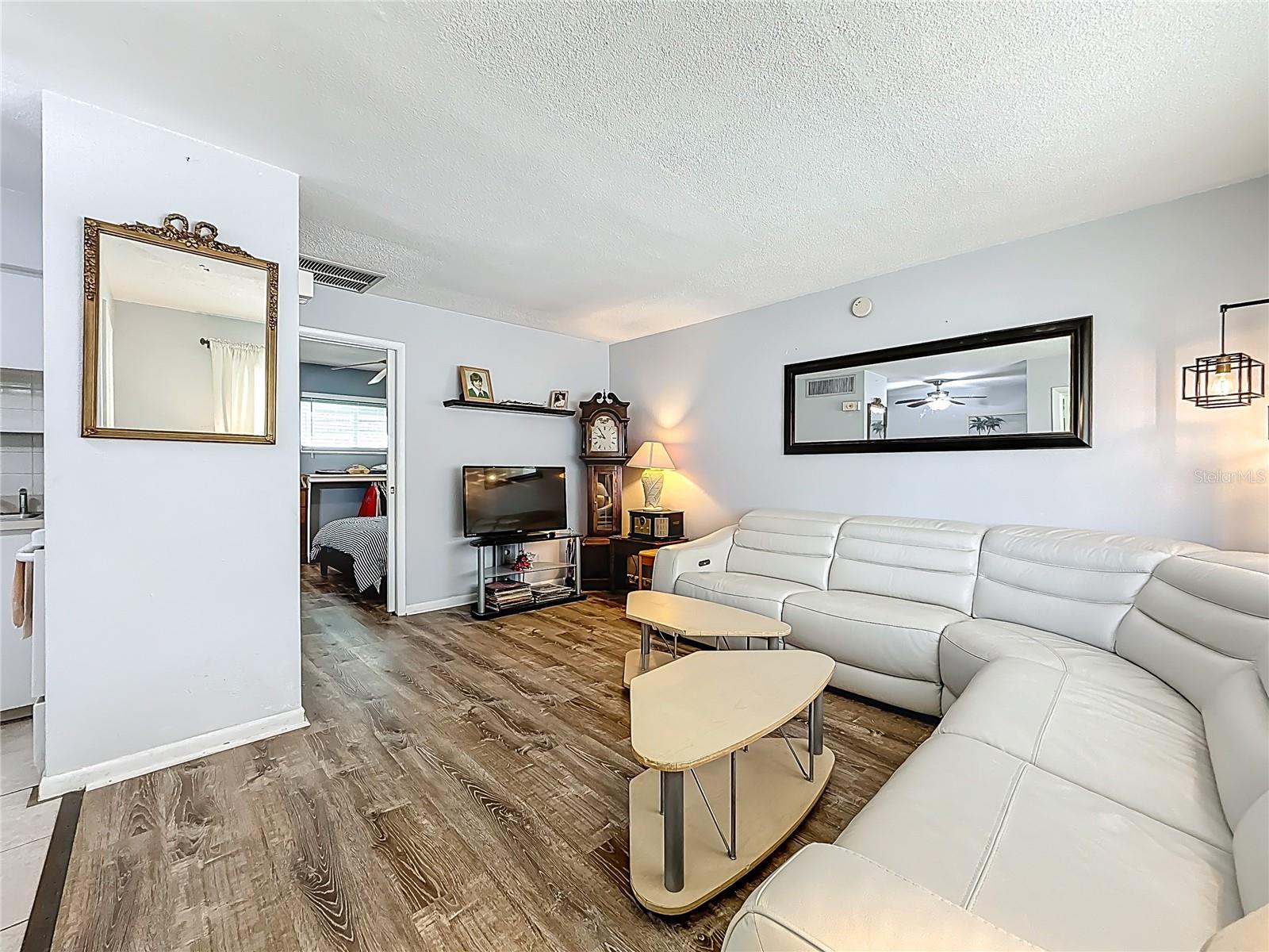 Image 5 of 27 For 250 Rosery Road Nw 228