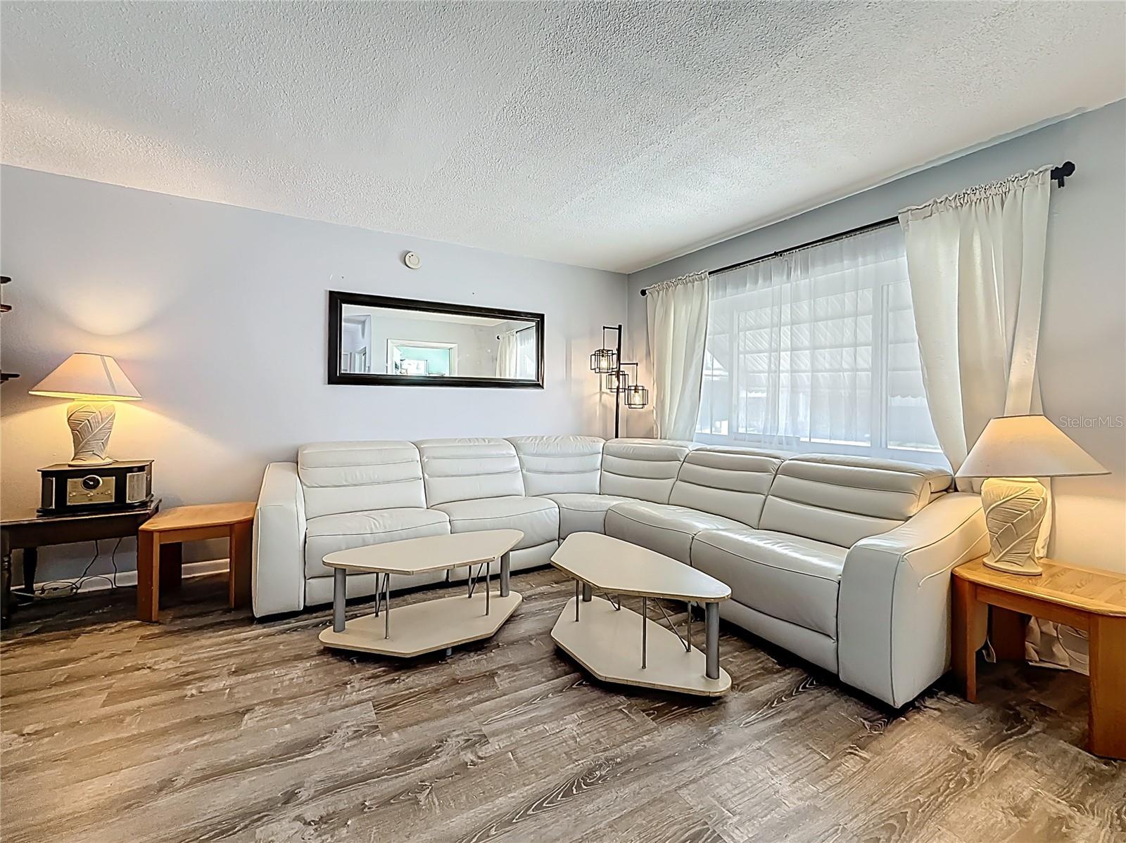 Image 6 of 27 For 250 Rosery Road Nw 228