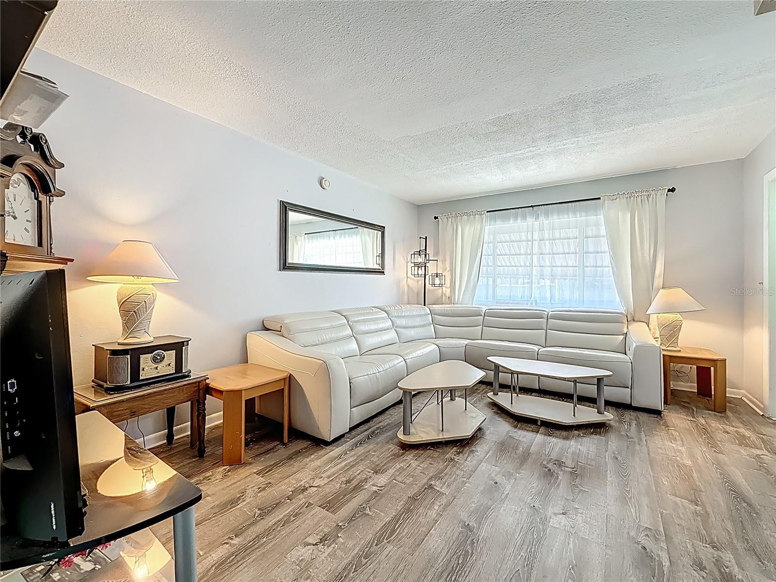 Image 7 of 27 For 250 Rosery Road Nw 228