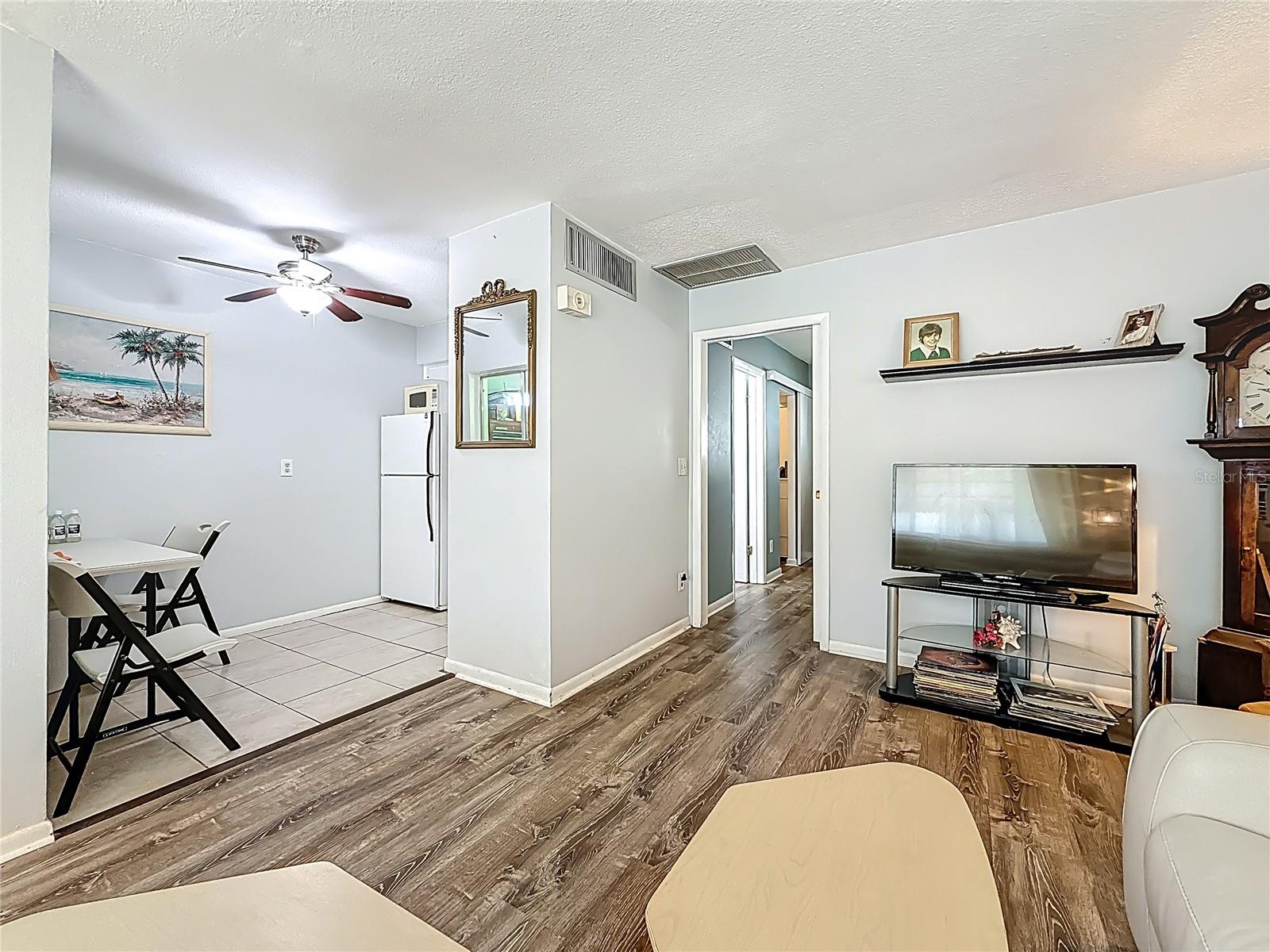 Image 9 of 27 For 250 Rosery Road Nw 228