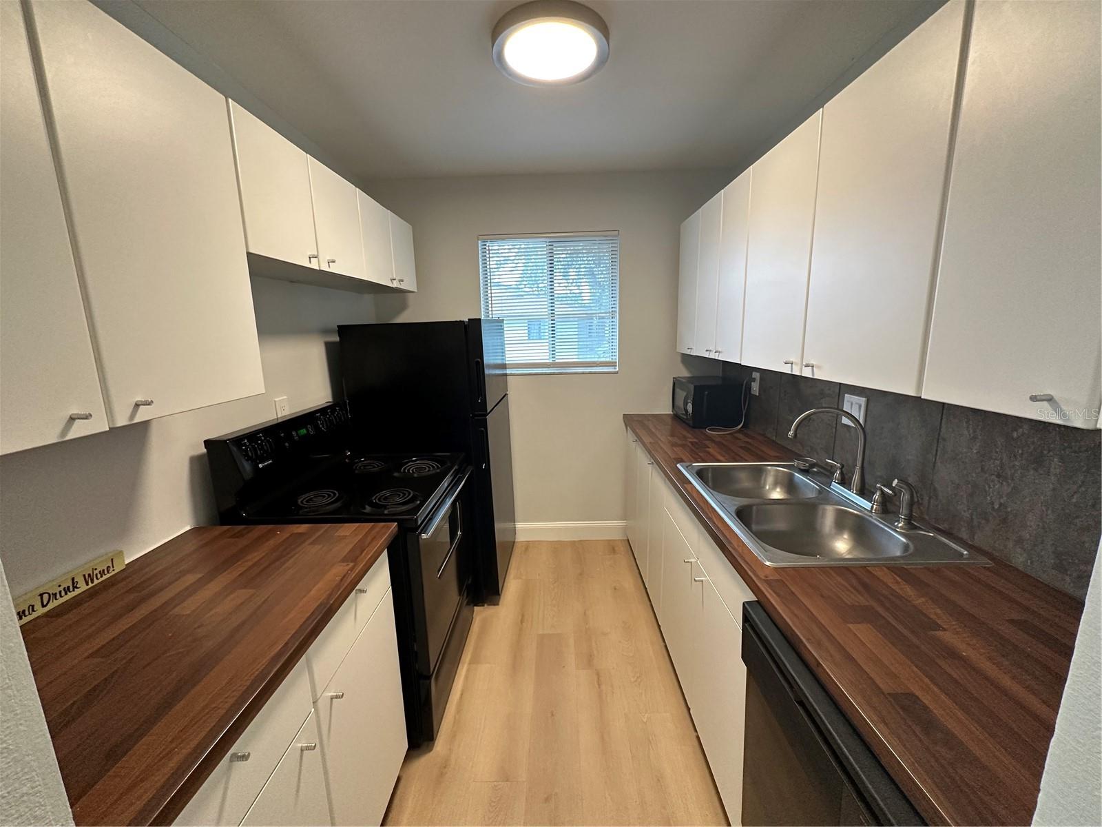 Image 7 of 15 For 1835 Bough Avenue 4