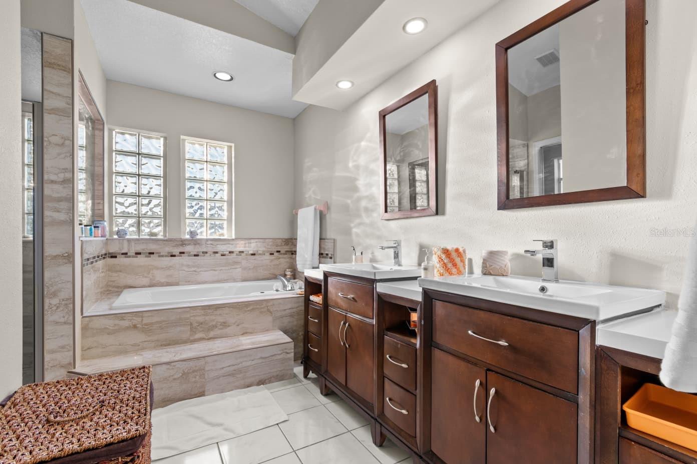 Image 16 of 46 For 10431 36th  