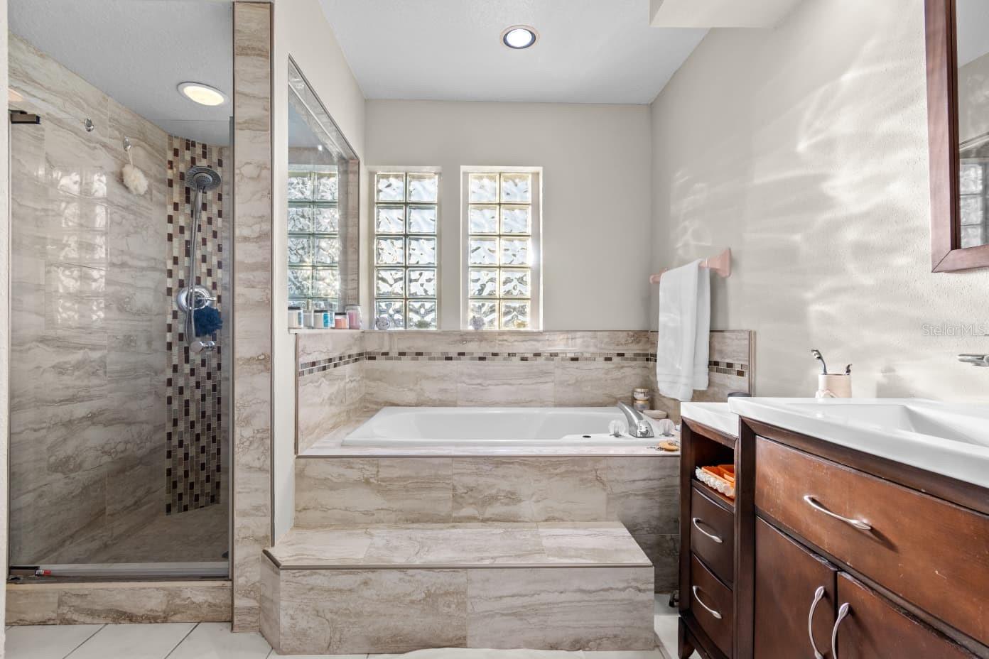 Image 22 of 46 For 10431 36th  