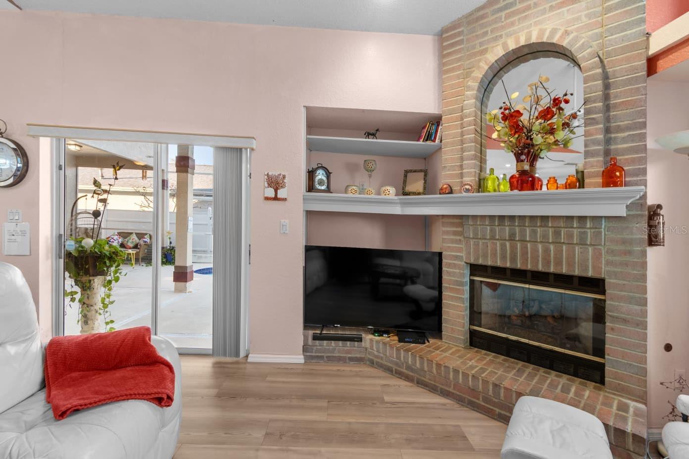 Image 24 of 46 For 10431 36th  