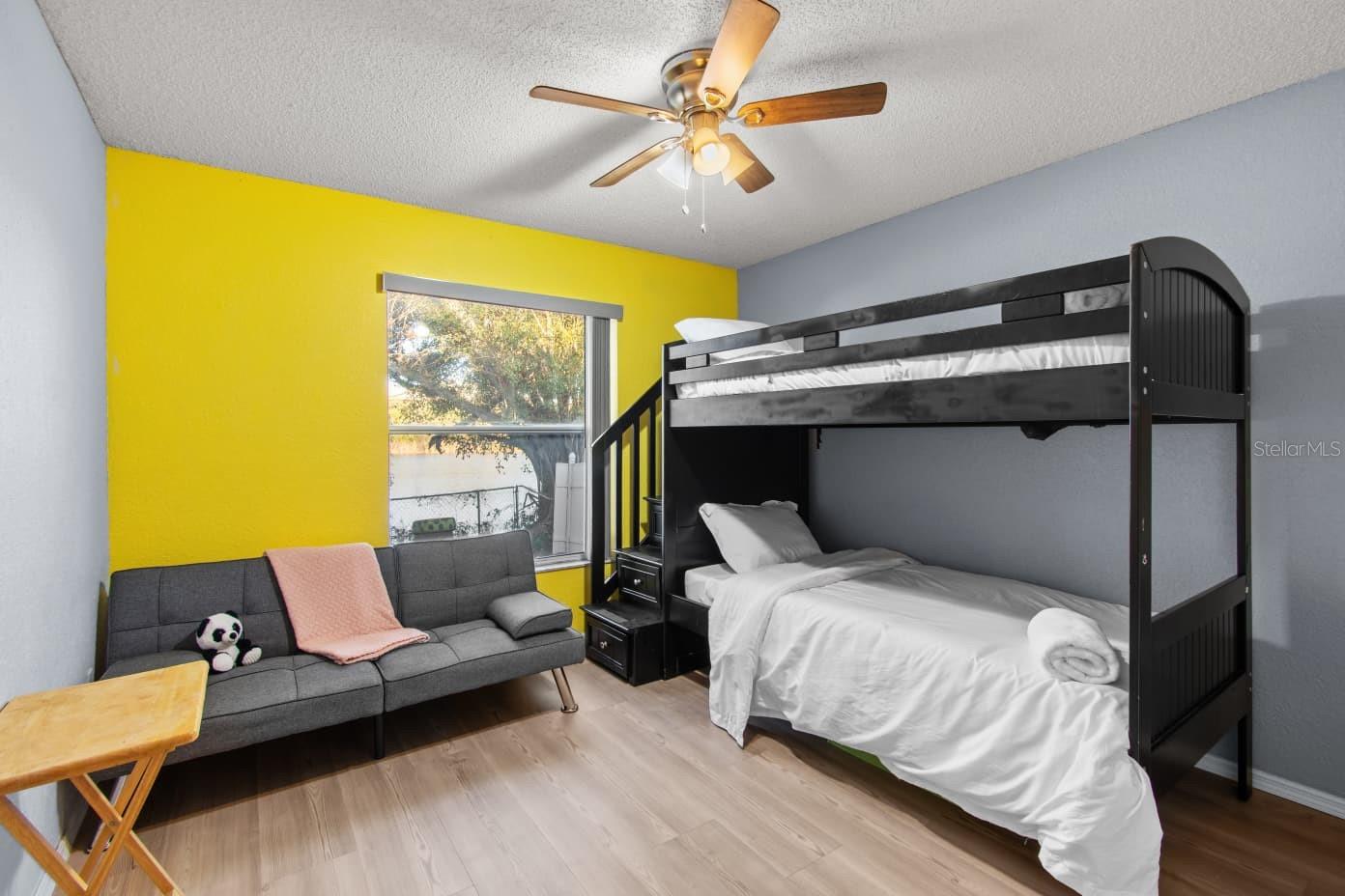 Image 25 of 46 For 10431 36th  