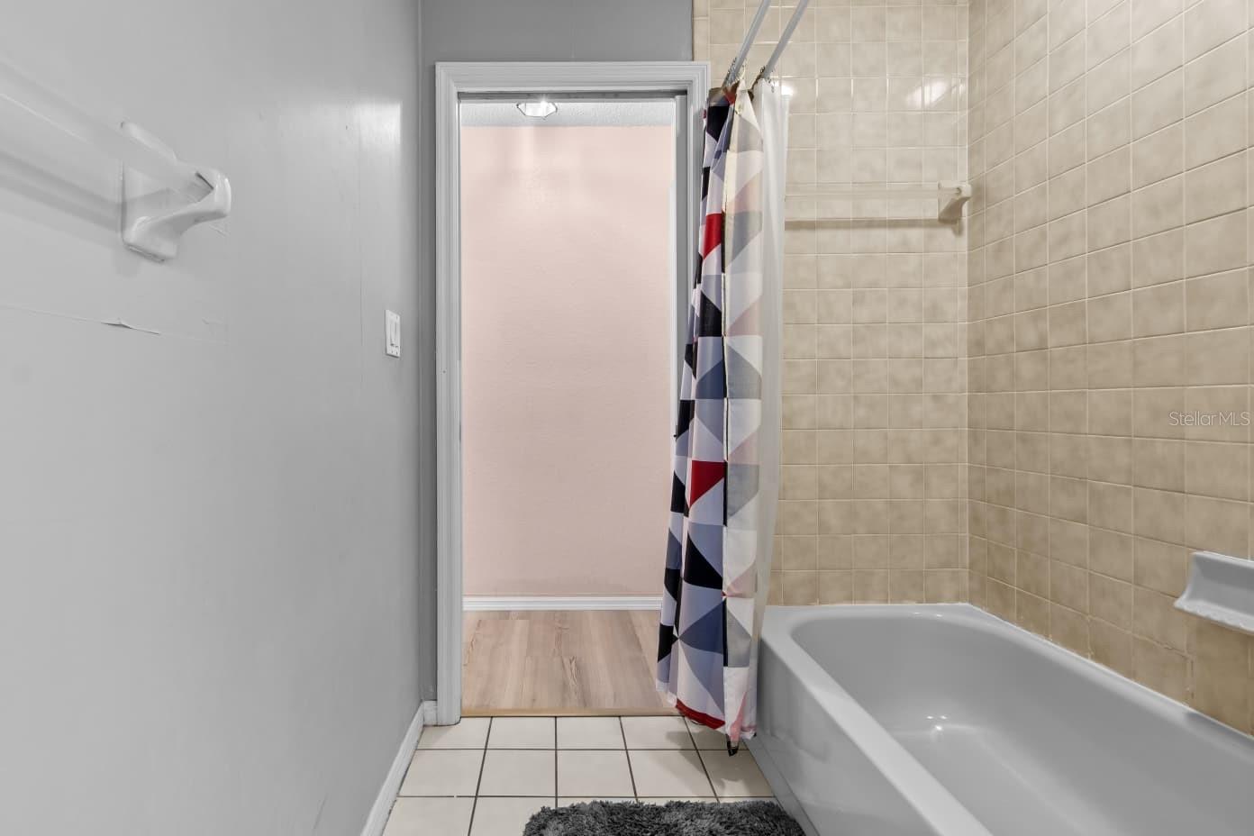 Image 33 of 46 For 10431 36th  