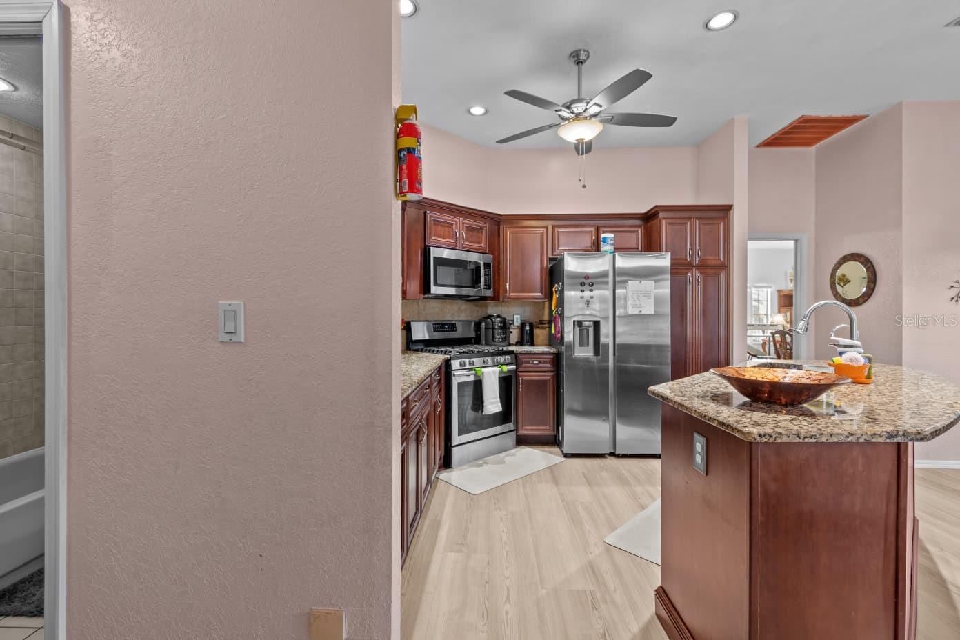 Image 34 of 46 For 10431 36th  