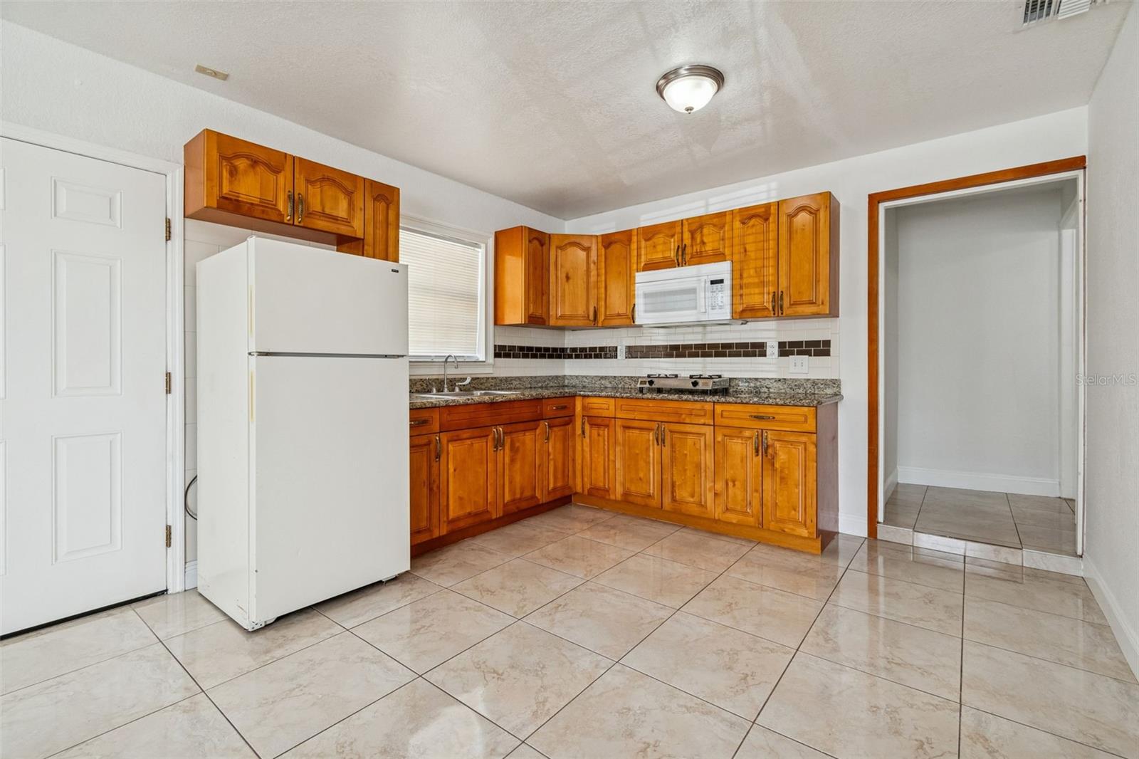 Image 12 of 23 For 1705 Norfolk Street