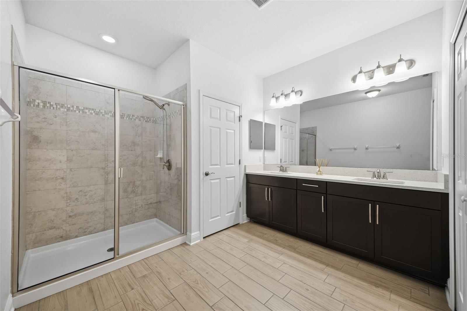 Image 15 of 37 For 11539 Crowned Sparrow Lane