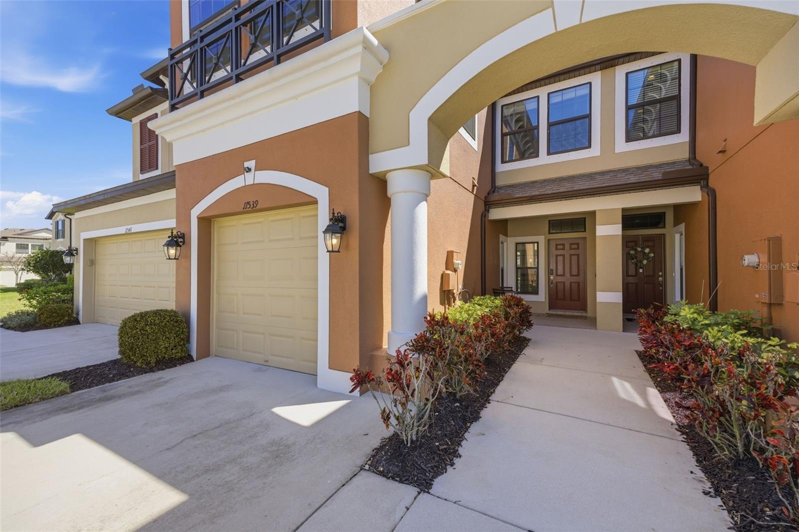 Image 2 of 37 For 11539 Crowned Sparrow Lane