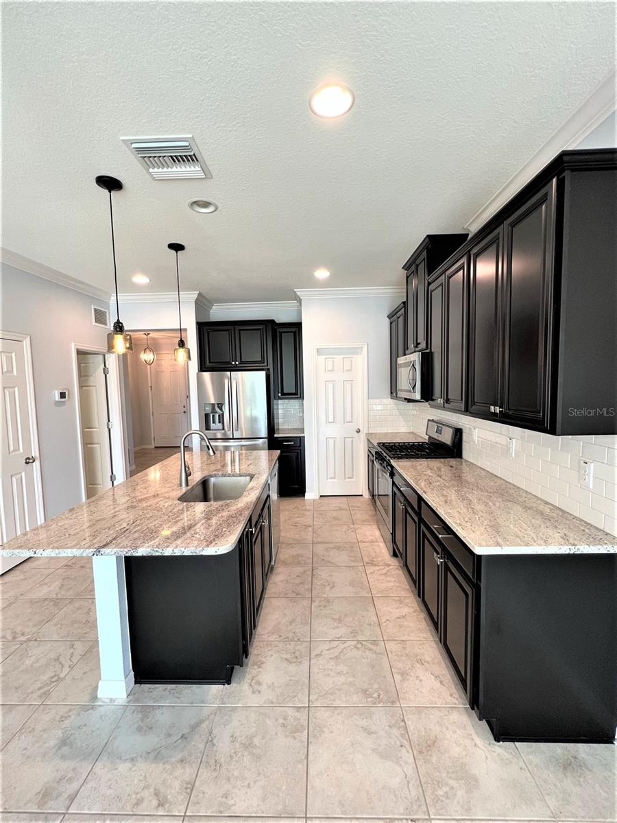 Image 9 of 42 For 14321 Azalea Pond Court